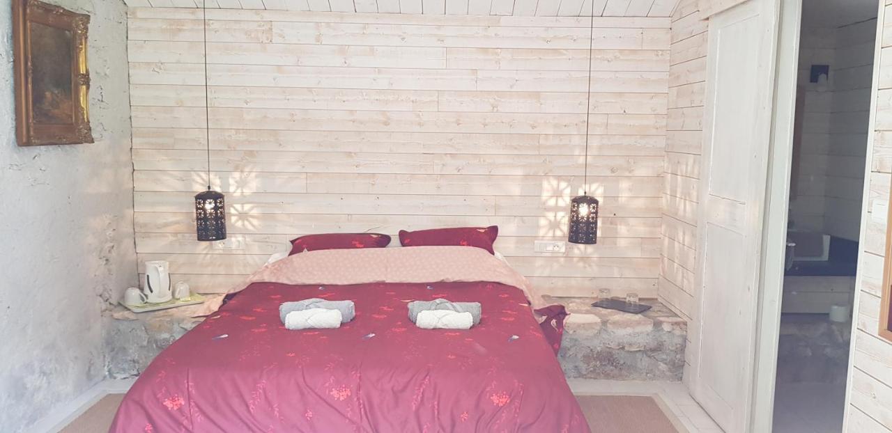 Bed and Breakfast Le Moulin Hodoux Luynes  Exterior foto